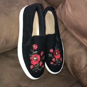 Women's shoes